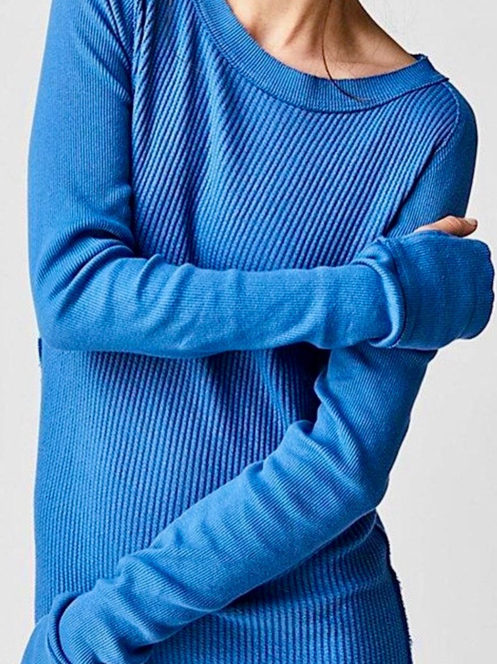Free People ribbed Long-Sleeve Mini Dress w/ Crew Neck & Thumbholes, Blue. NWOT.